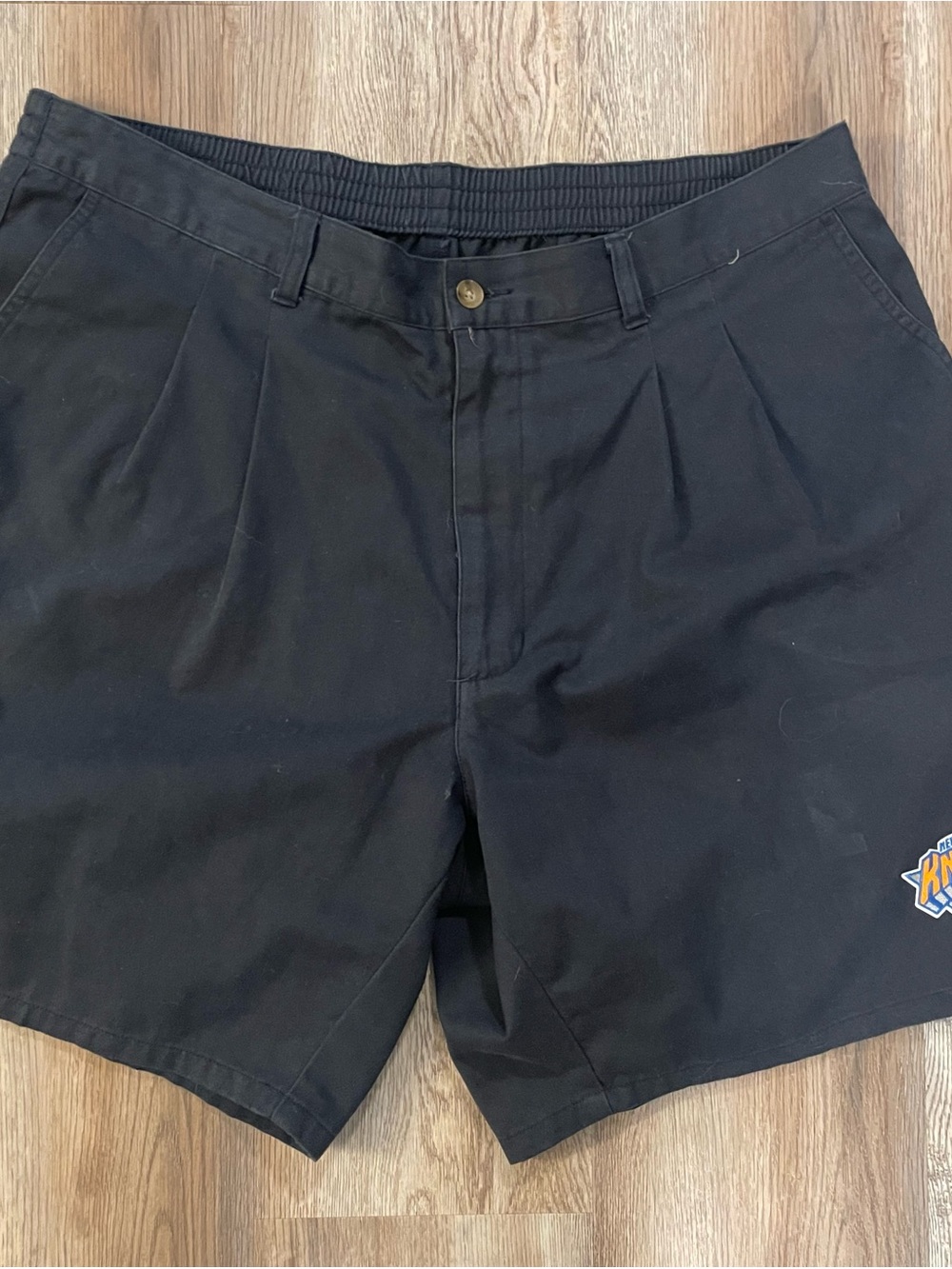 New York Knick Men's Black Pleated Shorts - Classic Summer Staple size 40